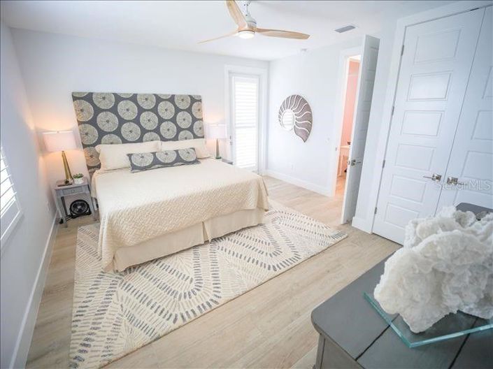 Image No.19-7 Bed Property for sale