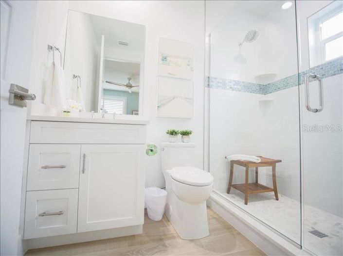 Image No.27-7 Bed Property for sale