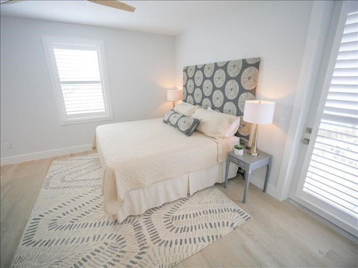 Image No.28-7 Bed Property for sale