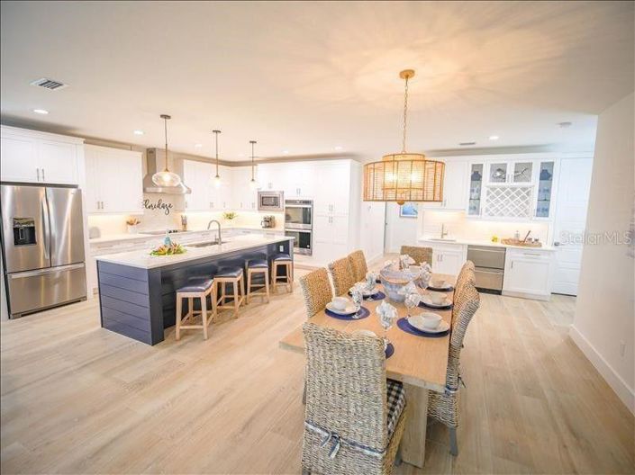 Image No.4-7 Bed Property for sale