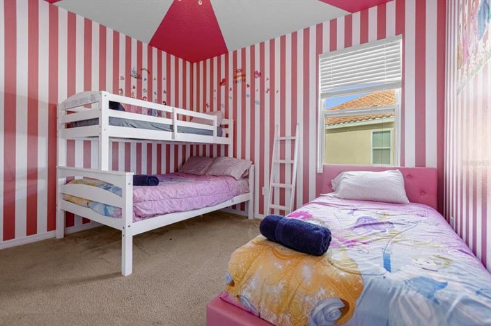 Image No.12-14 Bed Property for sale