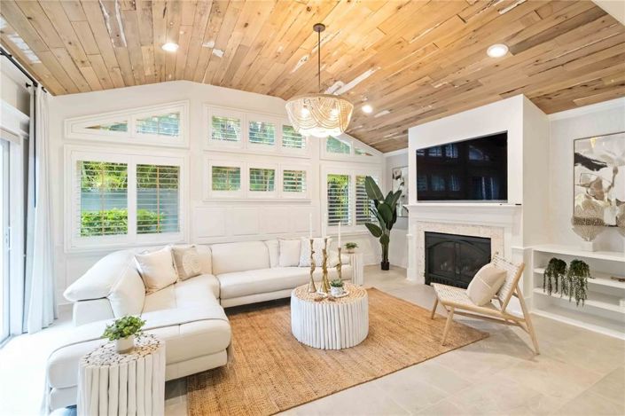 Image No.11-3 Bed Property for sale