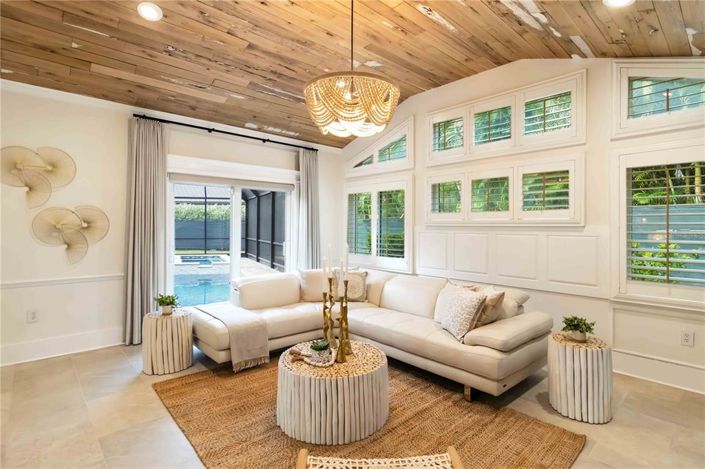 Image No.14-3 Bed Property for sale