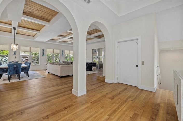 Image No.12-4 Bed Property for sale