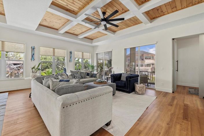 Image No.15-4 Bed Property for sale