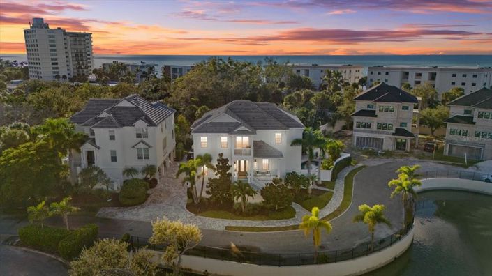 Image No.3-4 Bed Property for sale