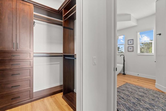 Image No.33-4 Bed Property for sale