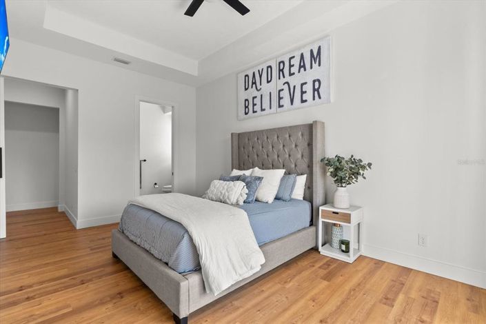 Image No.38-4 Bed Property for sale