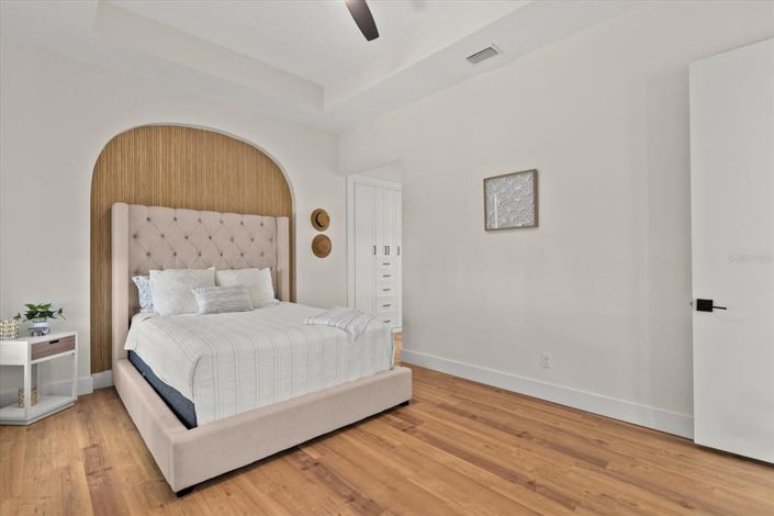 Image No.47-4 Bed Property for sale