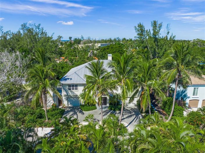 Image No.10-3 Bed Property for sale