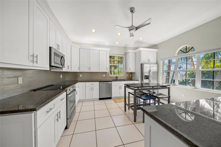 Image No.18-3 Bed Property for sale