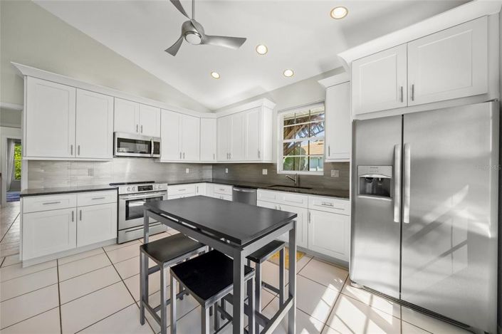 Image No.19-3 Bed Property for sale