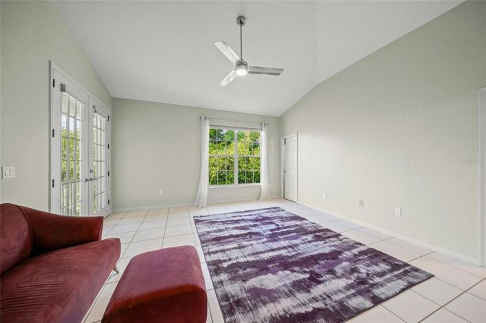 Image No.28-3 Bed Property for sale