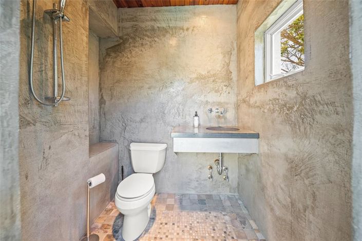 Image No.48-3 Bed Property for sale