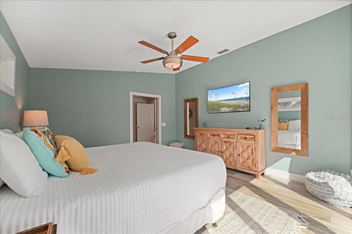 Image No.28-3 Bed Property for sale