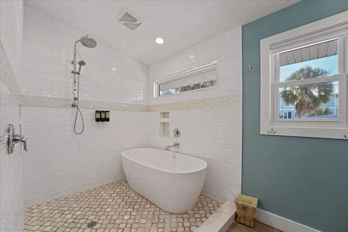 Image No.29-3 Bed Property for sale