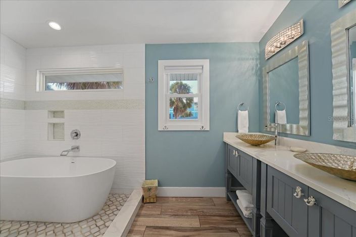 Image No.30-3 Bed Property for sale