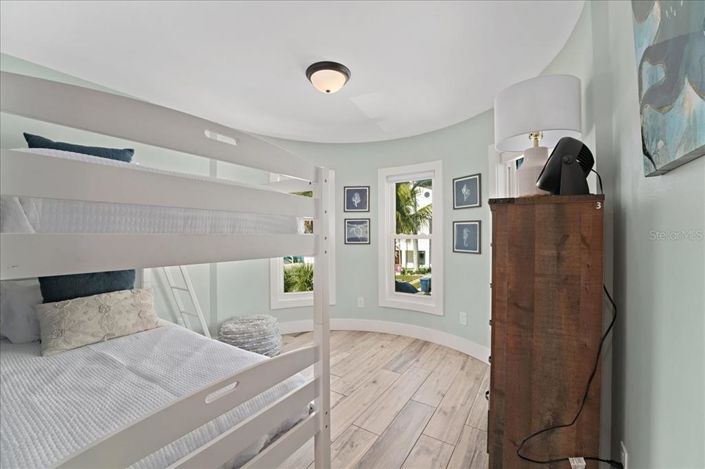 Image No.32-3 Bed Property for sale