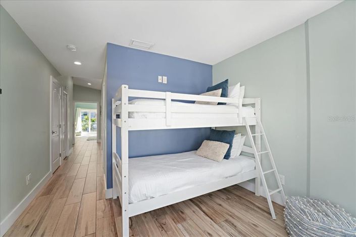 Image No.33-3 Bed Property for sale