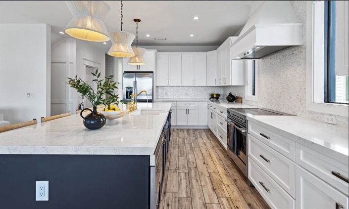 Image No.16-8 Bed Property for sale