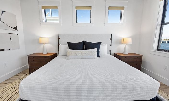 Image No.21-8 Bed Property for sale