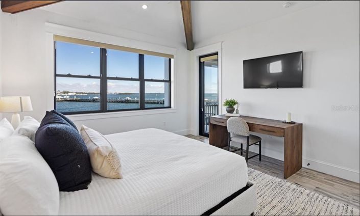 Image No.23-8 Bed Property for sale