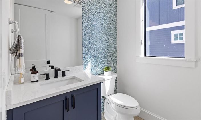 Image No.33-8 Bed Property for sale