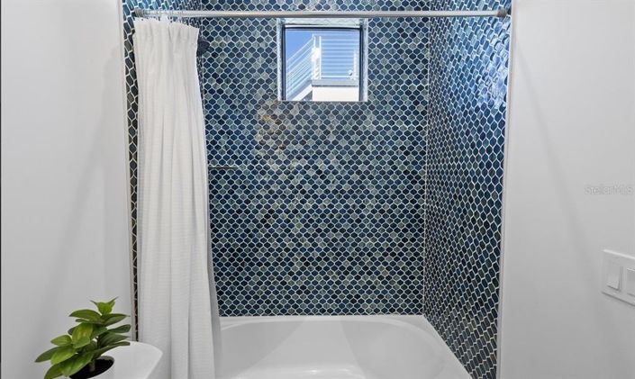 Image No.42-8 Bed Property for sale