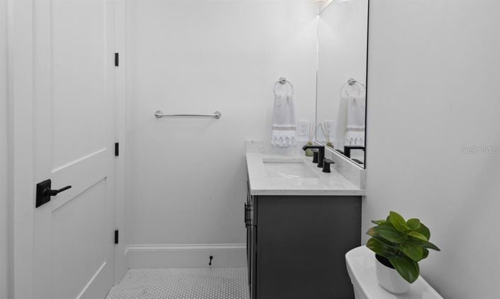 Image No.43-8 Bed Property for sale