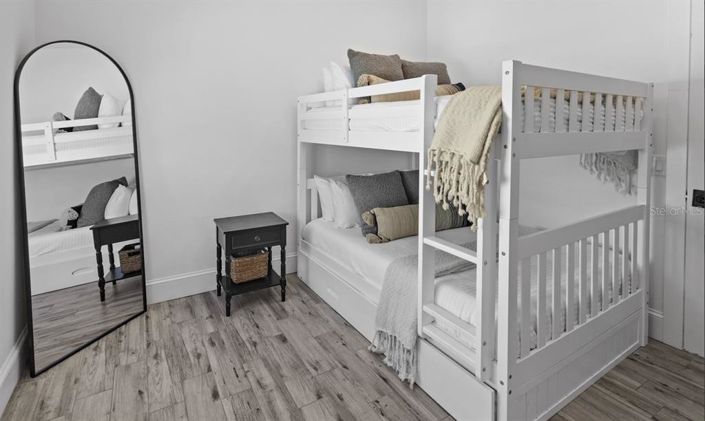 Image No.44-8 Bed Property for sale