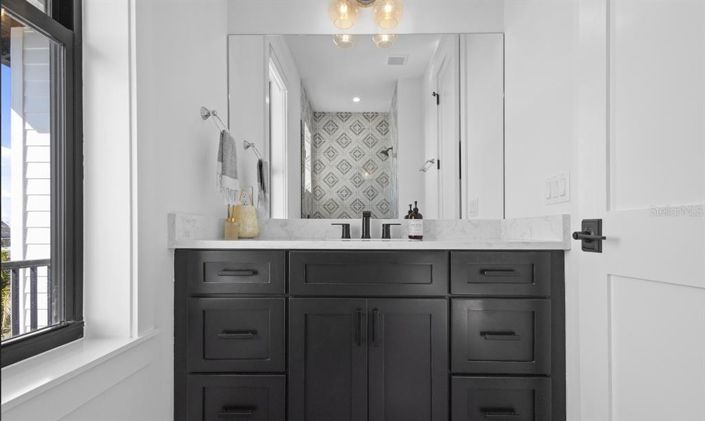 Image No.55-8 Bed Property for sale