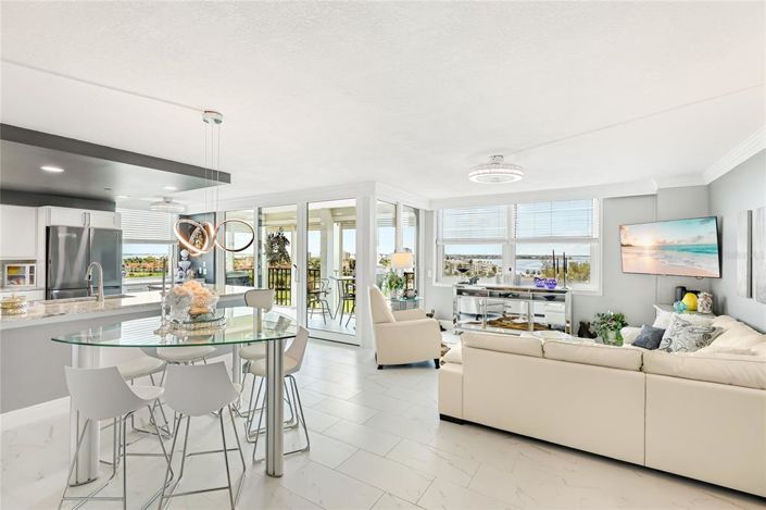 Image No.10-2 Bed Property for sale