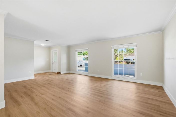 Image No.11-4 Bed Property for sale