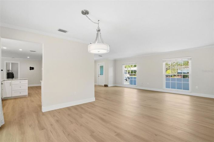 Image No.12-4 Bed Property for sale