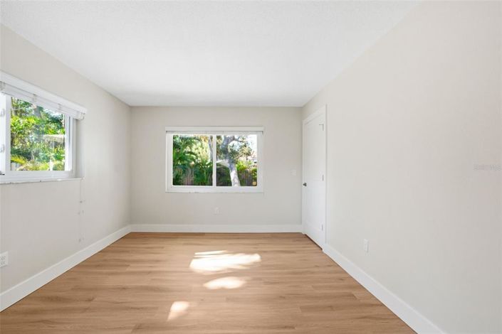 Image No.20-4 Bed Property for sale