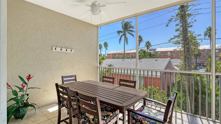 Image No.25-3 Bed Townhouse for sale