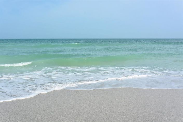 Image No.56-3 Bed Townhouse for sale