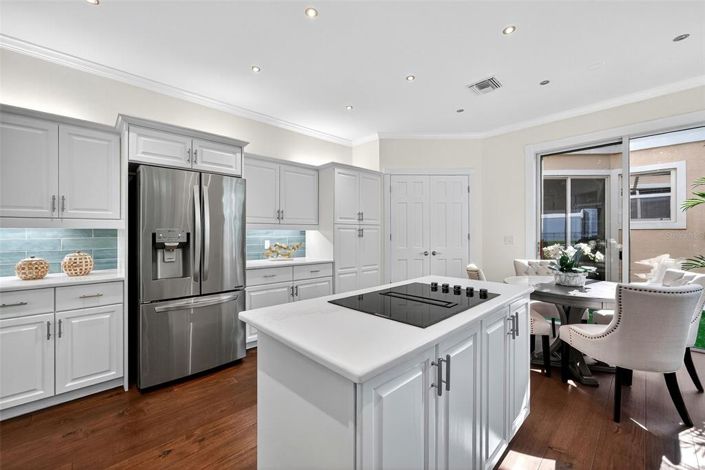 Image No.17-3 Bed Property for sale