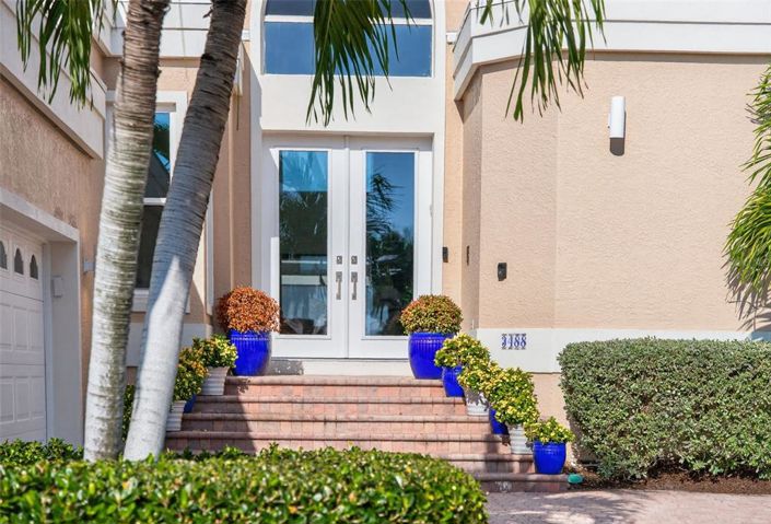 Image No.3-3 Bed Property for sale