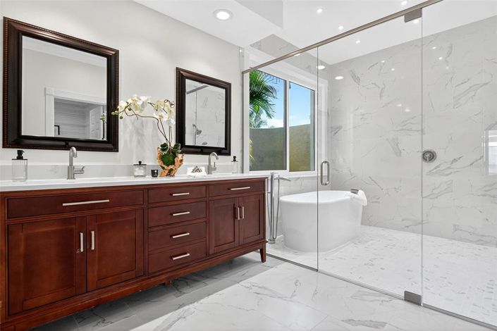 Image No.35-3 Bed Property for sale