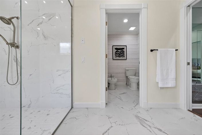 Image No.37-3 Bed Property for sale