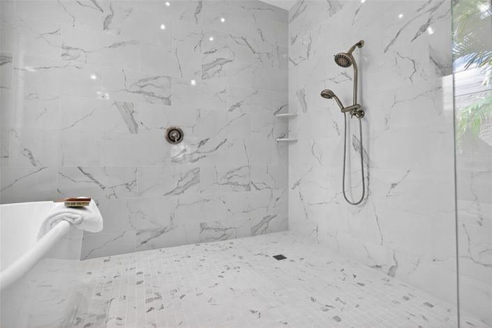 Image No.38-3 Bed Property for sale