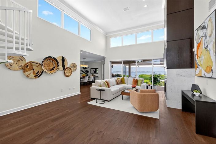 Image No.4-3 Bed Property for sale