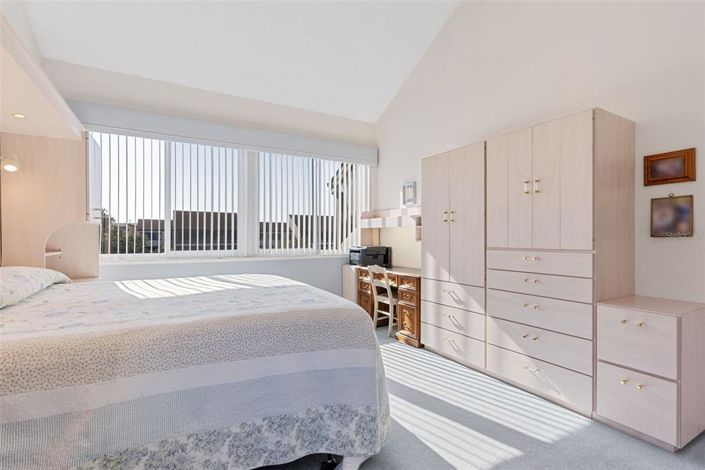 Image No.23-2 Bed Property for sale