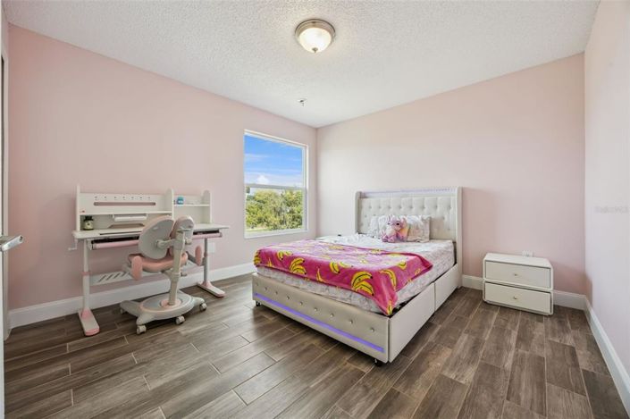 Image No.33-4 Bed Property for sale