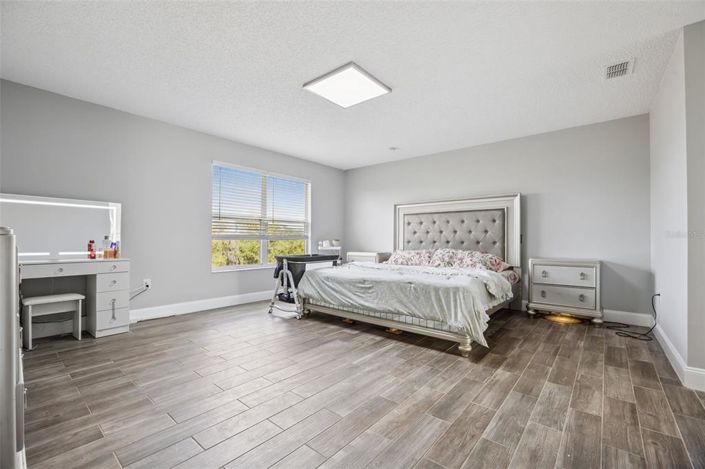 Image No.35-4 Bed Property for sale