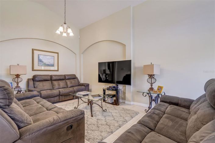 Image No.5-4 Bed Property for sale