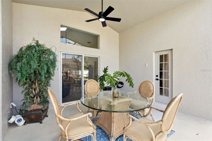 Image No.22-5 Bed Property for sale