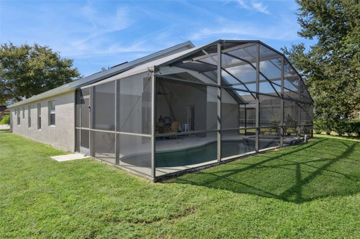 Image No.27-5 Bed Property for sale