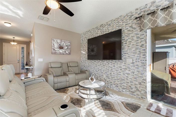 Image No.6-4 Bed Property for sale